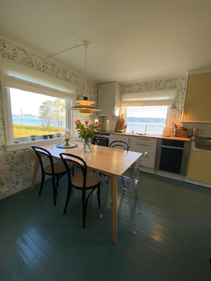 Unique And Charming Holiday Home With Fantastic Sea Views Tromsø Eksteriør billede